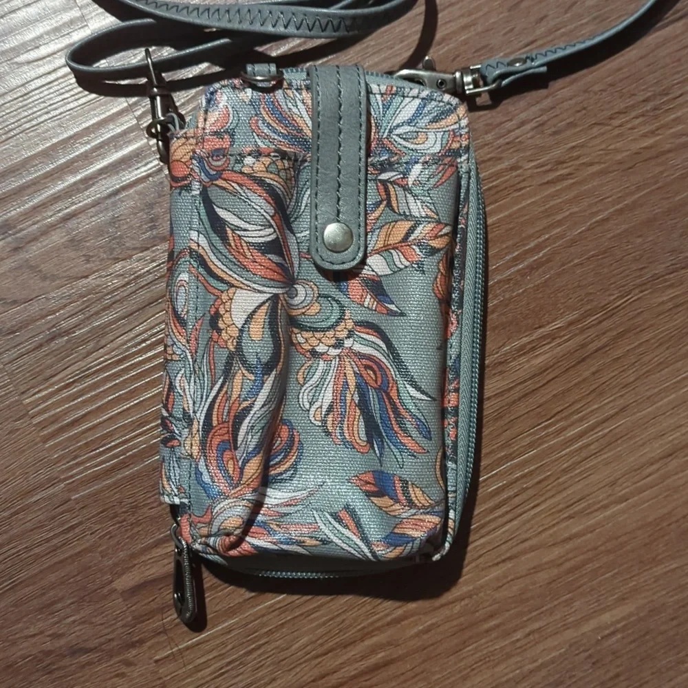 Purses - Picture 6 of 13